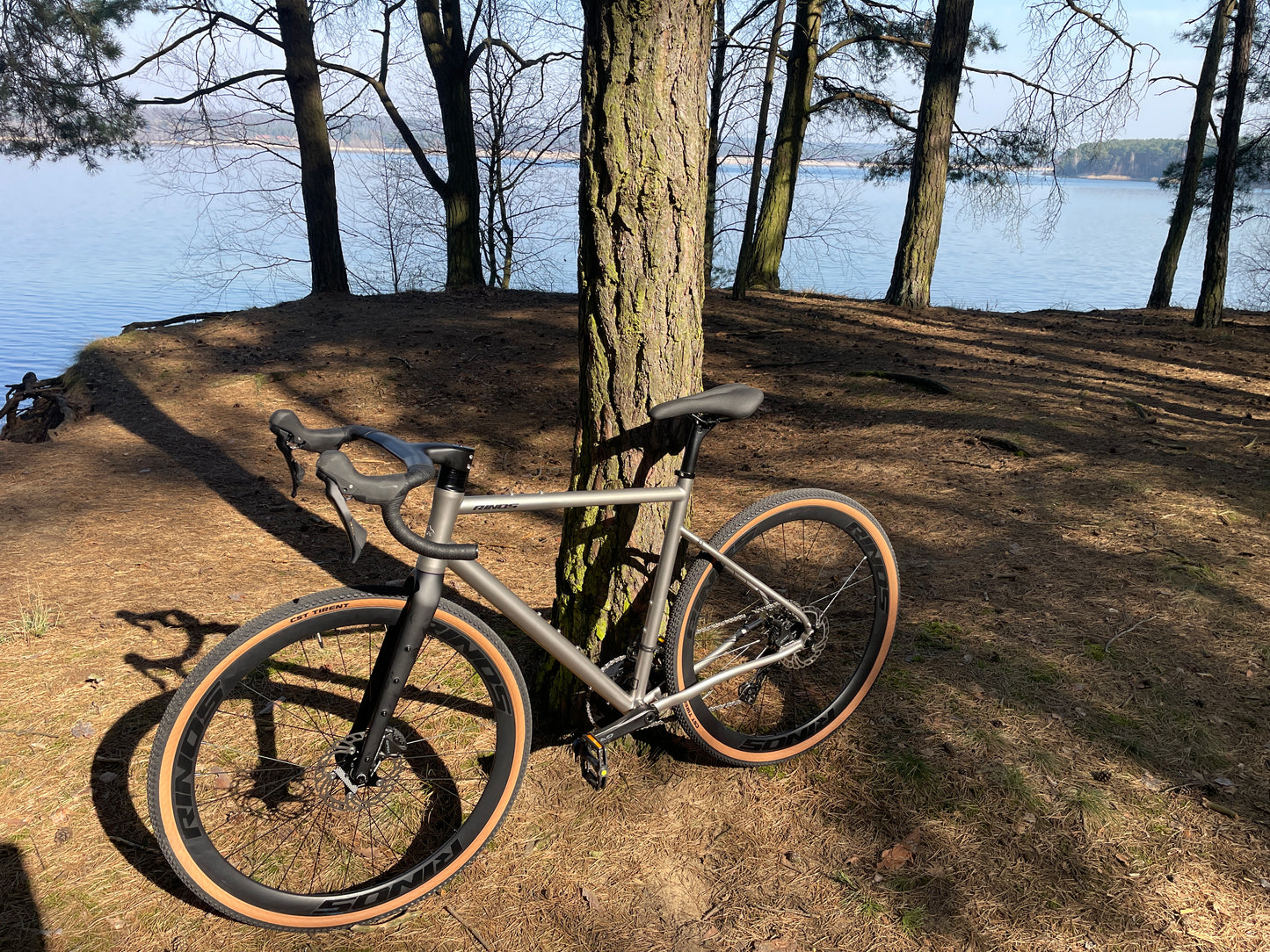 RINOS Titanium Gravel Bike Atlas 1 Shimano GRX400